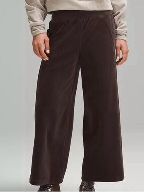 Lululemon Scuba Mid-Rise Wide-Leg Velvet Cord Pant Espresso Brown - Size 2 - EUC